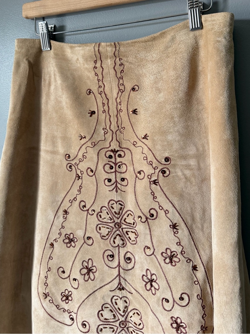 Vintage Danier Embroidered Beaded Genuine Suede Skirt Boho Western Size 6 - Picture 6 of 16